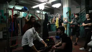 Backdrop to the movie "COMBATTERE" #743447