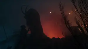 Backdrop to the movie "Krampus" #871487