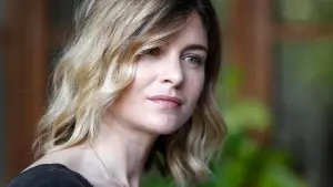 Backdrop to the movie "18 Presents" #214516