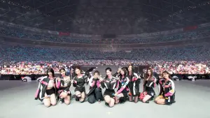 Backdrop to the movie "TWICE 5TH WORLD TOUR 