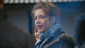 Backdrop to the movie "Blue Is the Warmest Color" #240770