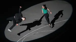 Backdrop to the movie "Beating Hearts" #600823