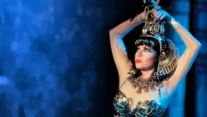 Backdrop to the movie "Funny Bones" #494067