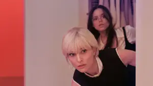 Backdrop to the movie "The Gallerist" #535515