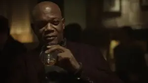 Backdrop to the movie "Damaged" #448619