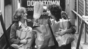 Backdrop to the movie "Girlfriends" #698565