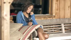 Backdrop to the movie "Little White Lies" #238003