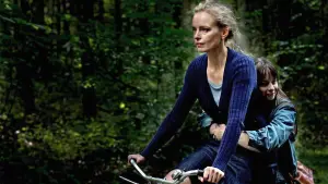 Backdrop to the movie "Barbara" #647086