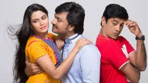 Backdrop to the movie "Aarambame Attagasam" #743289