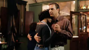 Backdrop to the movie "The Bodyguard" #703450