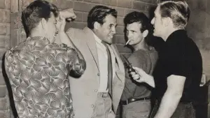 Backdrop to the movie "Juvenile Jungle" #686310