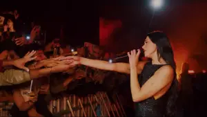 Backdrop to the movie "Dua Lipa: Live From Mexico" #816823