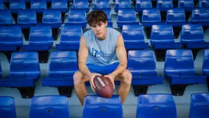 Backdrop to the movie "Sidelined: The QB and Me" #516913