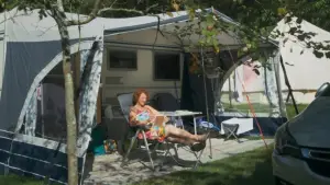 Backdrop to the movie "Le camping, un siècle de bonheur français" #929542