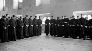 Backdrop to the movie "Servants" #721160