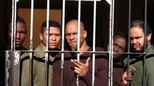 Backdrop to the movie "Salute!" #495399