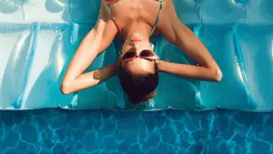 Backdrop to the movie "Amanda" #692716