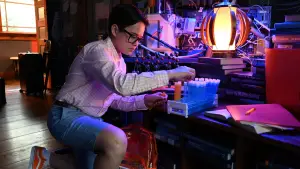 Backdrop to the movie "Popular Theory" #756633