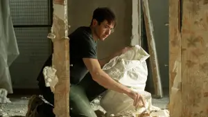 Backdrop to the movie "At Work" #767977