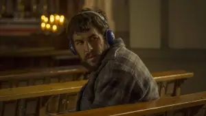 Backdrop to the movie "Escape" #665395