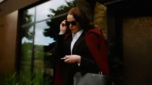 Backdrop to the movie "Bugonia" #511785