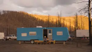 Backdrop to the movie "Rebuilding" #527835