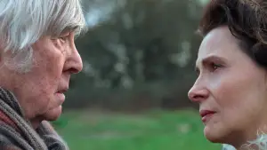 Backdrop to the movie "Queen at Sea" #793164