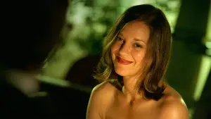 Backdrop to the movie "Love Me If You Dare" #230012