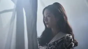 Backdrop to the movie "Cobweb" #350006