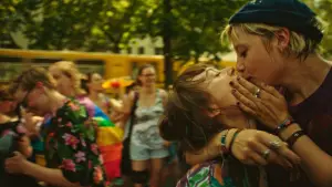 Backdrop to the movie "Cocoon" #733562