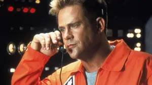 Backdrop to the movie "Stranded" #712332