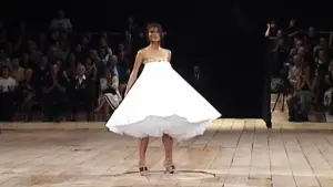 Backdrop to the movie "McQueen" #744502