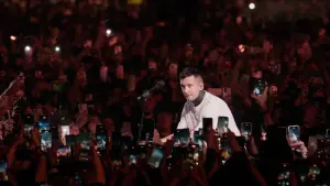 Backdrop to the movie "Twenty One Pilots: More Than We Ever Imagined" #534193