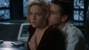 Backdrop to the movie "Sliver" #614357