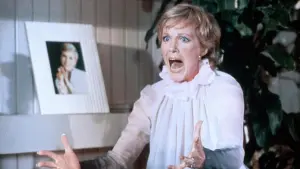 Backdrop to the movie "S.O.B." #423912