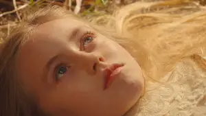 Backdrop to the movie "Kitty" #734918