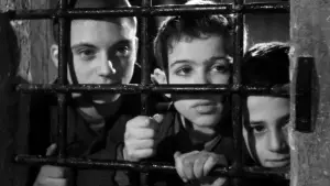 Backdrop to the movie "Shoeshine" #684603