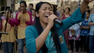 Backdrop to the movie "Levitating" #798019