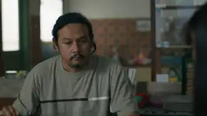 Backdrop to the movie "Ayah, Ini Arahnya Ke Mana, Ya?" #796707