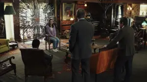 Backdrop to the movie "Knives Out" #561347