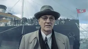 Backdrop to the movie "Never Alone" #537249