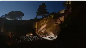 Backdrop to the movie "Entre Duel et Duo, Jean-François Zygel & André Manoukian / Concert au Théâtre des Taillades" #939366