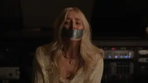 Backdrop to the movie "Her Life Is on the Line" #790109