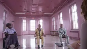 Backdrop to the movie "Glass" #314569