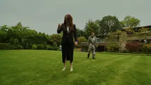 Backdrop to the movie "Bugonia" #512003