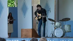 Backdrop to the movie "A Complete Unknown" #577664