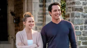 Backdrop to the movie "Love Blossoms" #495058