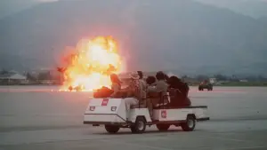 Backdrop to the movie "Congo" #701597