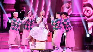 Backdrop to the movie "Wicked: One Wonderful Night" #626793