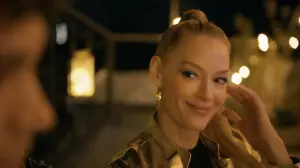 Backdrop to the movie "Mom is 17 Again" #736446